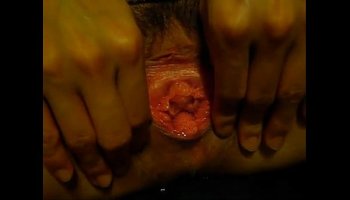 Japanese amateur open pussy and pumping